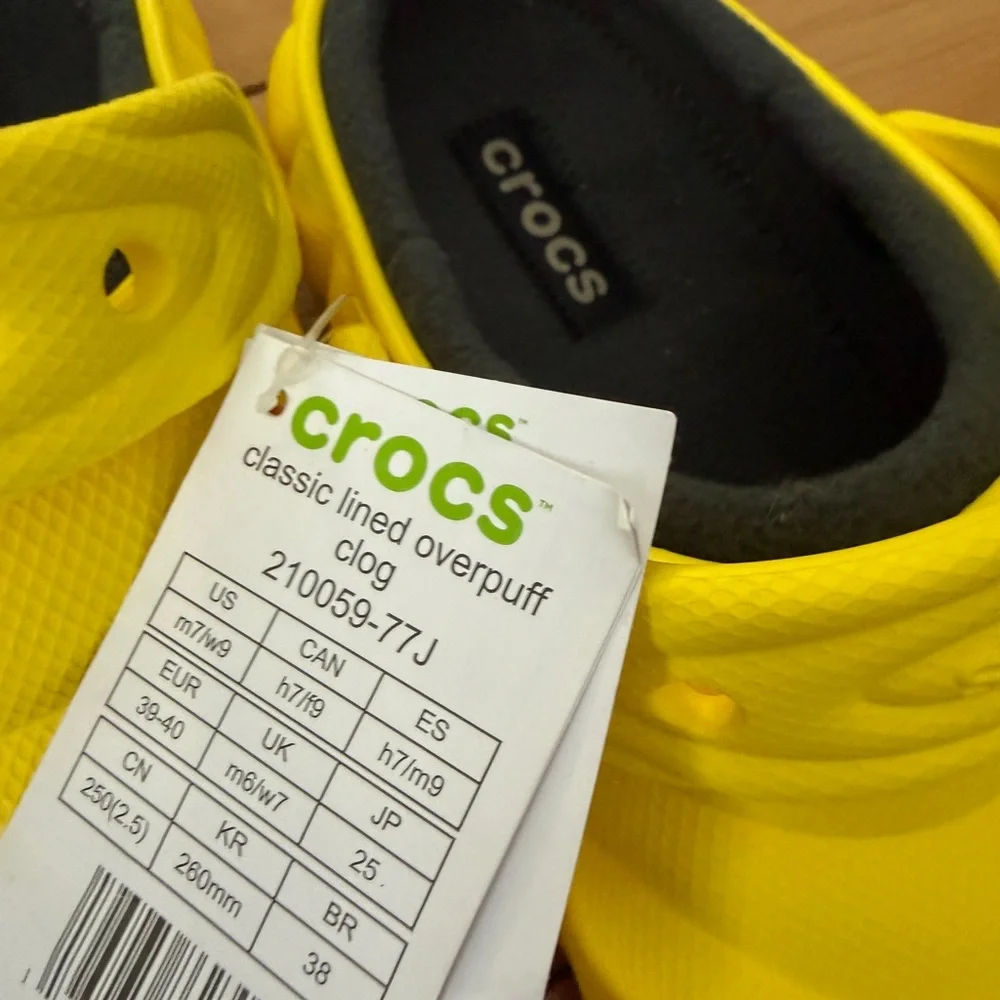 NWT Crocs Classic Lined Overpuff Clogs Lemon Yellow M7/W9 - Picture 2 of 7